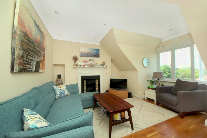 2 Bedroom Flat To Rent In Creffield Road, London, W5