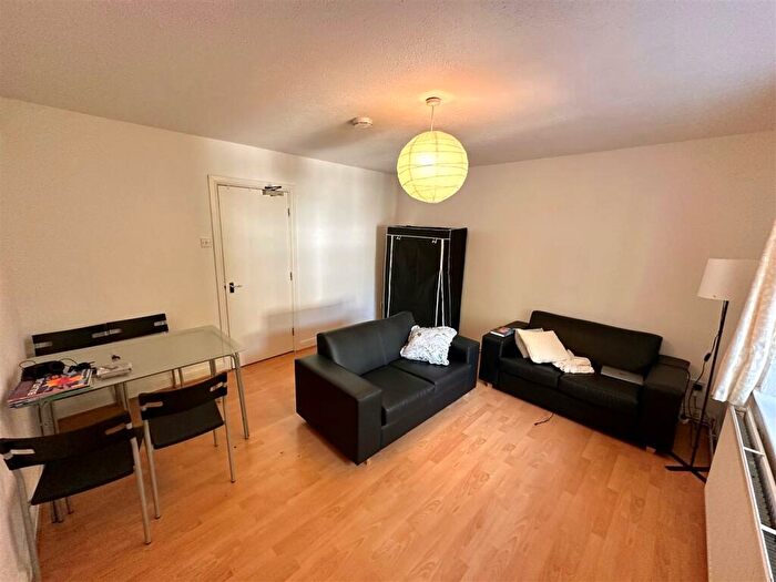 1 Bedroom Apartment To Rent In Malvern Grove, West Didsbury, Manchester, M20