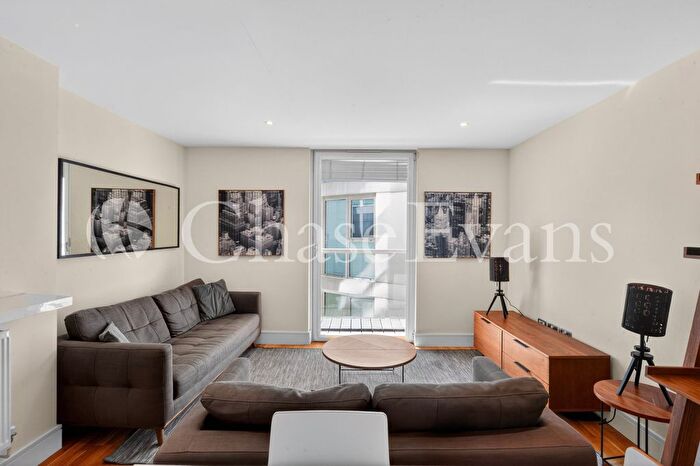 1 Bedroom Flat To Rent In Cobalt Point, Lanterns Court, Millharbour, Canary Wharf, E14