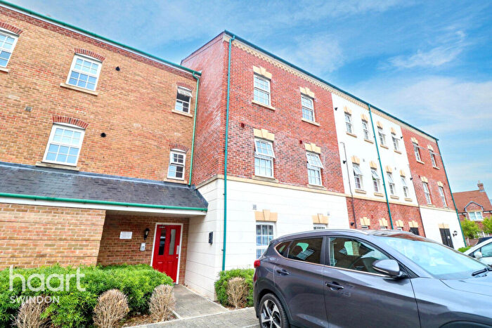 2 Bedroom Apartment For Sale In Staldon Court, Swindon, SN1