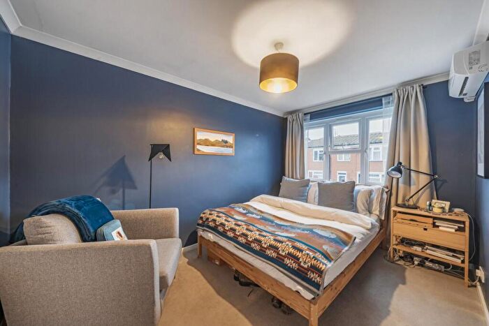 3 Bedroom Terraced House For Sale In Caistor Road, Balham, SW12