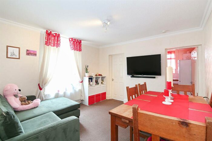1 Bedroom Apartment To Rent In Edmund Road, CR4