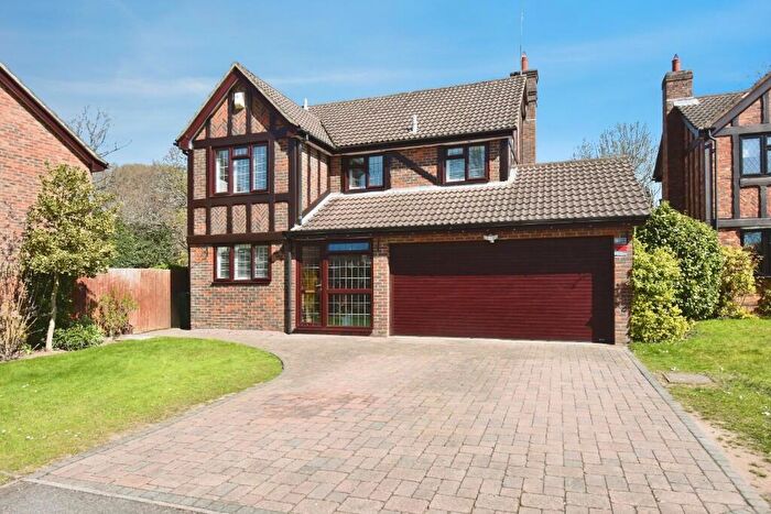 4 Bedroom Detached House For Sale In Ilex Crescent, SO31