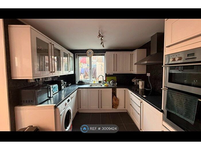 4 Bedroom Terraced House To Rent In Warwick Road, London, E15