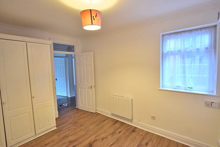 2 Bedroom Flat To Rent In Conway Road, London, N14