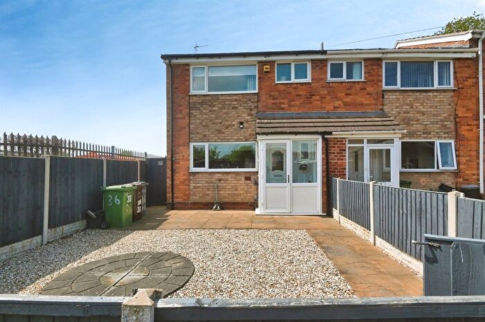 3 Bedroom End Of Terrace House For Sale In Kew Close, Birmingham, B37