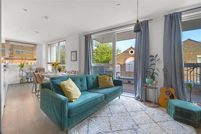 2 Bedroom Flat For Sale In Troubridge Square, Walthamstow, London, E17