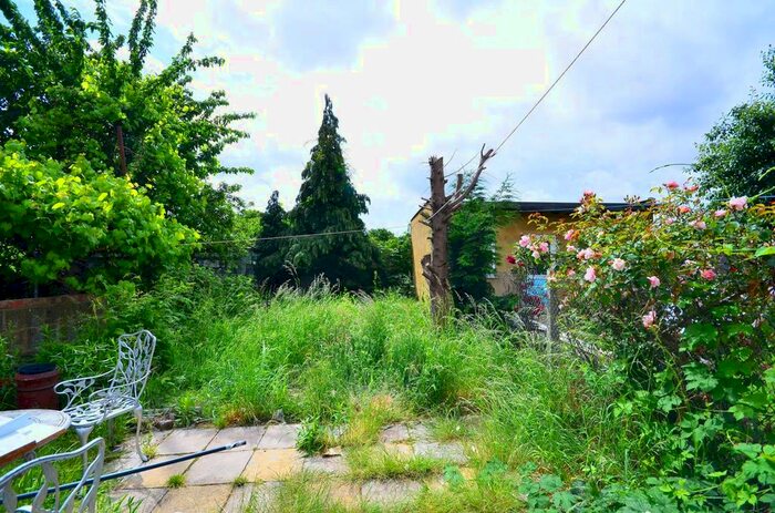 Studio To Rent In Terrace Road, Plaistow, London, E13