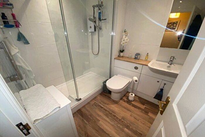 2 Bedroom Flat To Rent In Brunsborough Close, Wirral, CH62