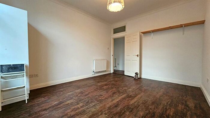 2 Bedroom Apartment To Rent In Empire House, PO5