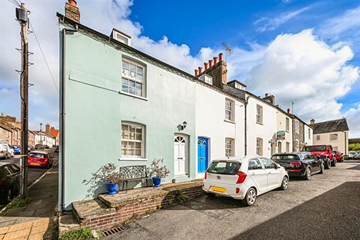 2 Bedroom End Of Terrace House For Sale In Orchard Place, Arundel, BN18