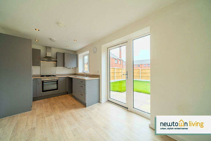 4 Bedroom House To Rent In Pescall Boulevard, Leicester, LE4