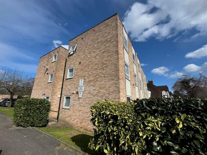 2 Bedroom Apartment To Rent In Kingston, KT1