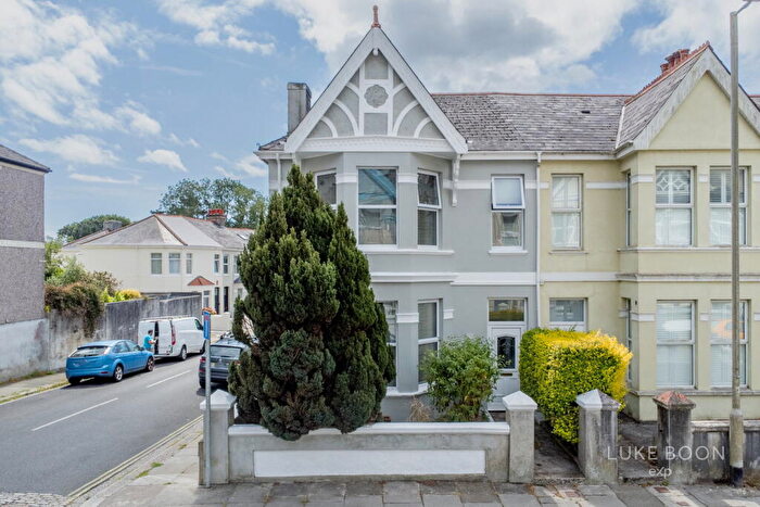 4 Bedroom End Of Terrace House For Sale In Chestnut Road, Peverell, PL3