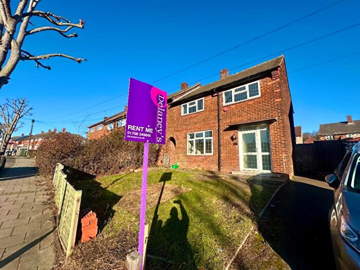 3 Bedroom End Of Terrace House To Rent In Whitchurch Road, Harold Hill, RM3