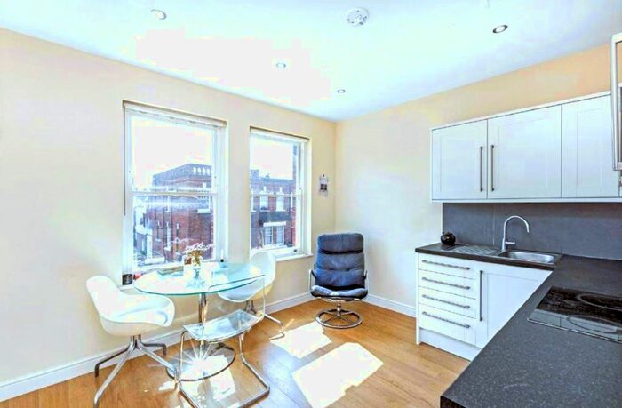 2 Bedroom Flat To Rent In Perham Road, London, W14