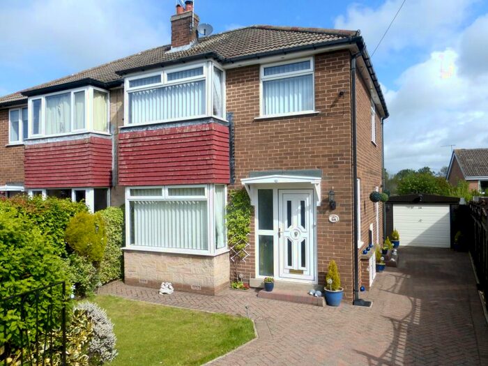 3 Bedroom Semi-Detached House To Rent In Meadow Croft, Harrogate, HG1