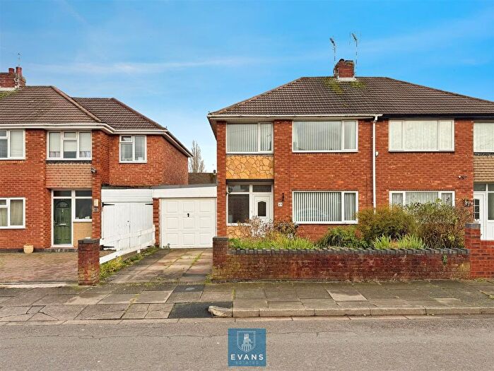 3 Bedroom Semi-Detached House For Sale In Deerhurst Road, Whitmore Park, Coventry, CV6