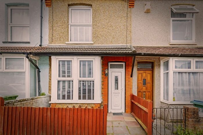 2 Bedroom Terraced House For Sale In Chester Road, Watford, WD18