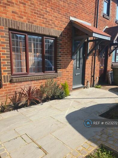 3 Bedroom End Of Terrace House To Rent In Pear Close, London, SE14