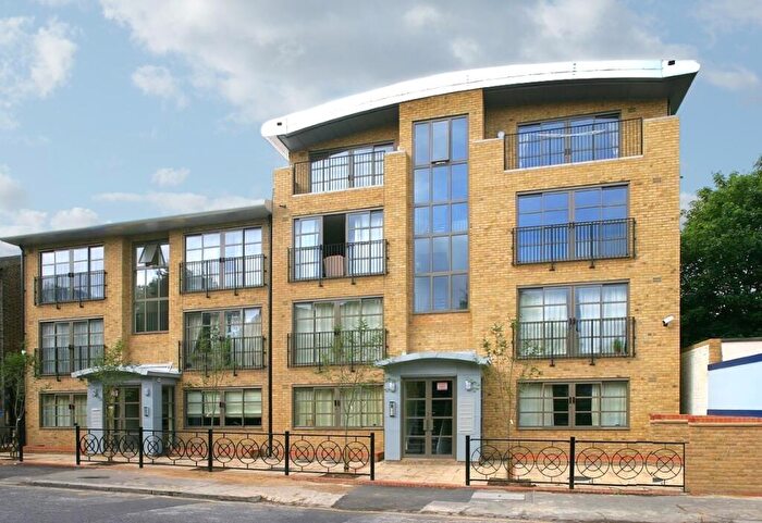 2 Bedroom Flat To Rent In Morley Road London, SE13