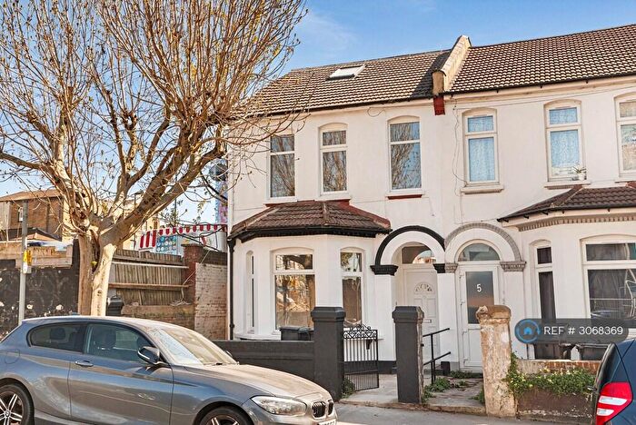 Studio To Rent In Chatfield Road, Croydon, CR0
