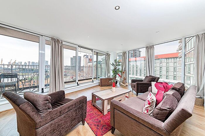 3 Bedroom Apartment To Rent In Coral Apartments, Royal Victoria Dock, E16