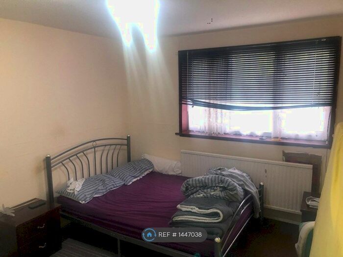 3 Bedroom Terraced House To Rent In Hatchett Road, Feltham, TW14