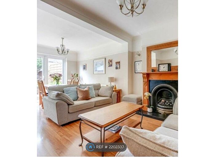 4 Bedroom Semi-Detached House To Rent In Ashford Crescent, Enfield, EN3