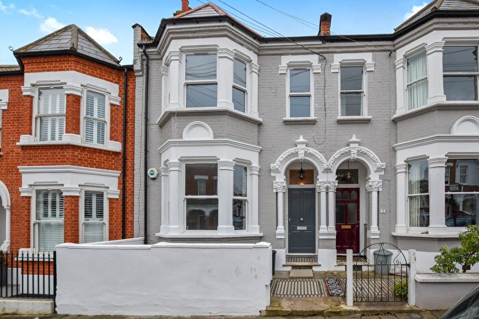 2 Bedroom Flat To Rent In Airedale Road, Balham, London, SW12