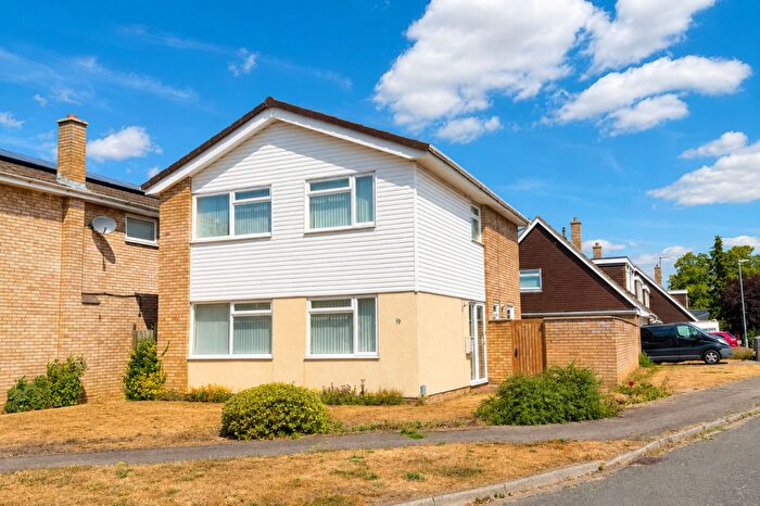 4 Bedroom Detached House For Sale In Mowbray Crescent, Stotfold, Hitchin, SG5