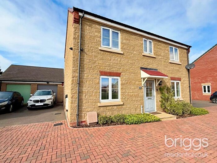 4 Bedroom Detached House For Sale In Harrier Way, Market Deeping, PE6