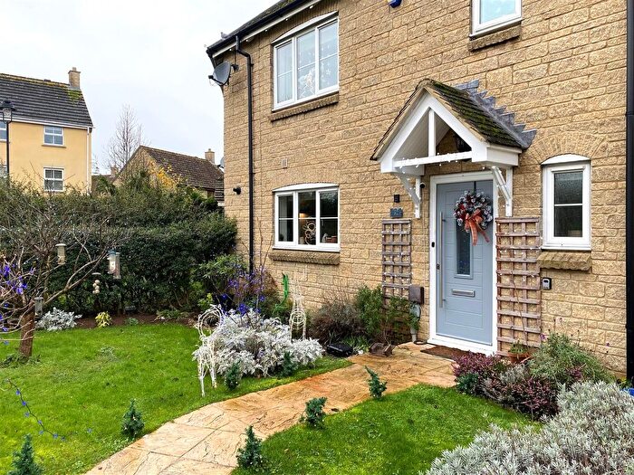 3 Bedroom Terraced House For Sale In Nuthatch Road, Calne, SN11