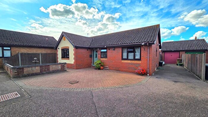2 Bedroom Detached Bungalow For Sale In East Anglian Way, Gorleston, NR31