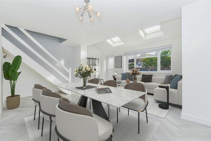 2 Bedroom End Of Terrace House To Rent In Lechlade Gardens, Fareham, Hampshire, PO15