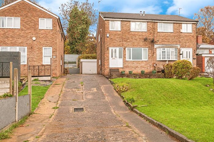 3 Bedroom Semi Detached House For Sale In Bradford Road, Batley, WF17