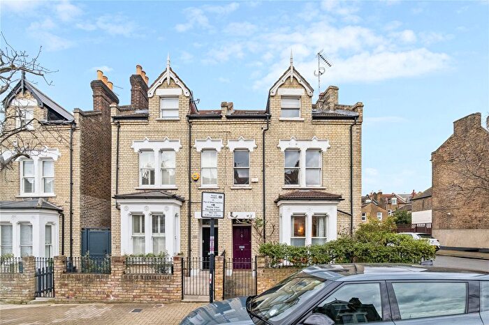 4 Bedroom Detached House For Sale In Dempster Road, SW18