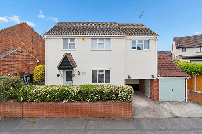 4 Bedroom Detached House For Sale In Birch Green, Wickford, Essex, SS12