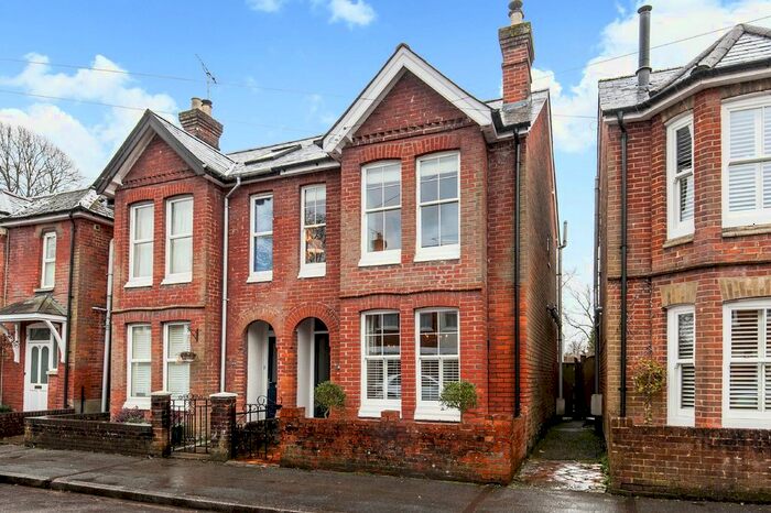 3 Bedroom Semi-Detached House To Rent In Nuns Road, Winchester, SO23