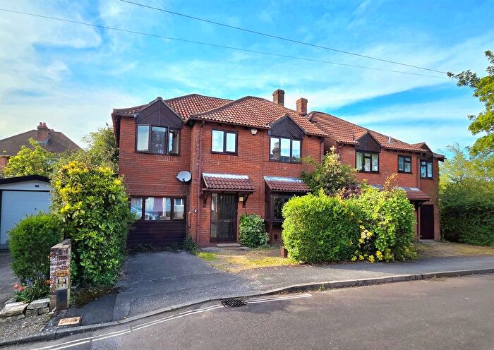 6 Bedroom Detached House For Sale In Highcrown Street, Southampton, SO17