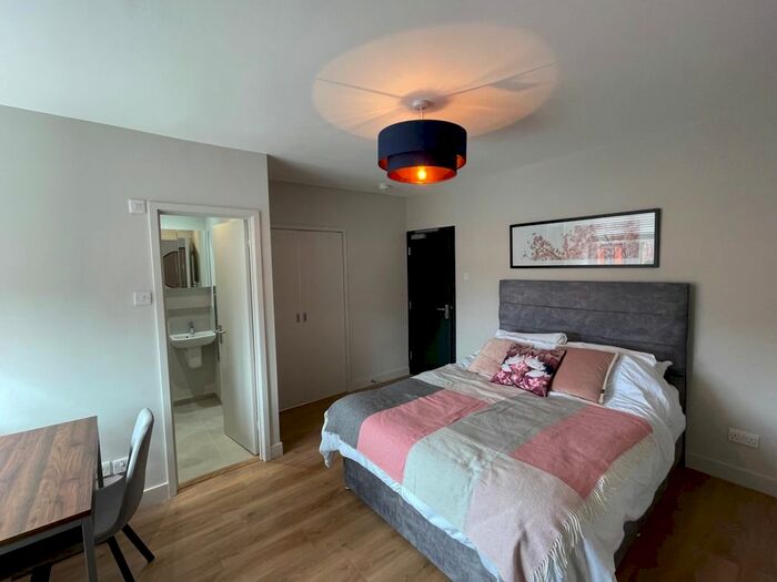 Studio To Rent In Finchley Road, London, NW3