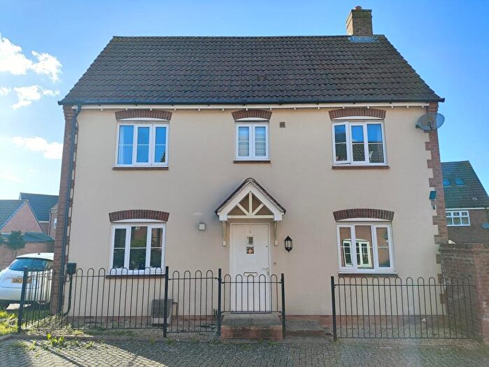 3 Bedroom Detached House For Sale In Peacock Mews, Didcot, OX11