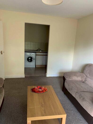 2 Bedroom Apartment To Rent In Wellington Road, Fallowfield, M14