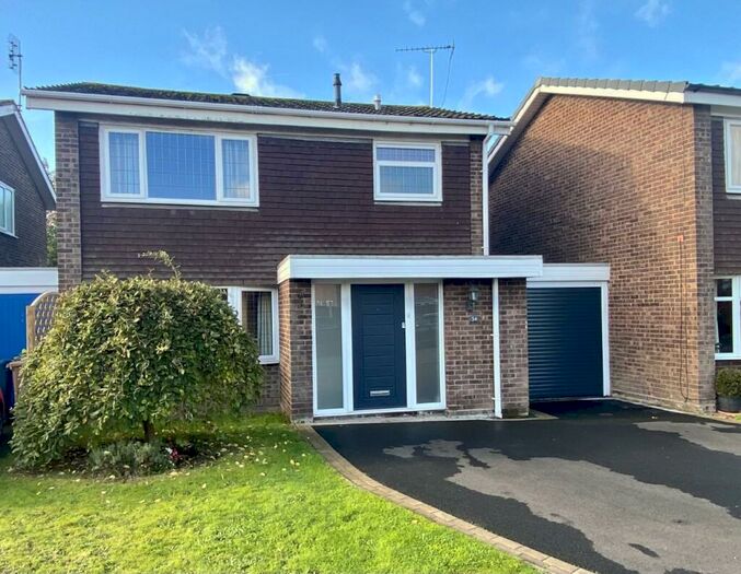 3 Bedroom Link Detached House For Sale In Cedars Drive, Stone, ST15