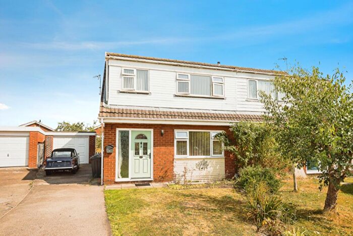 3 Bedroom Semi-Detached House For Sale In Eastfields Grove, Saughall, Chester, Cheshire, CH1