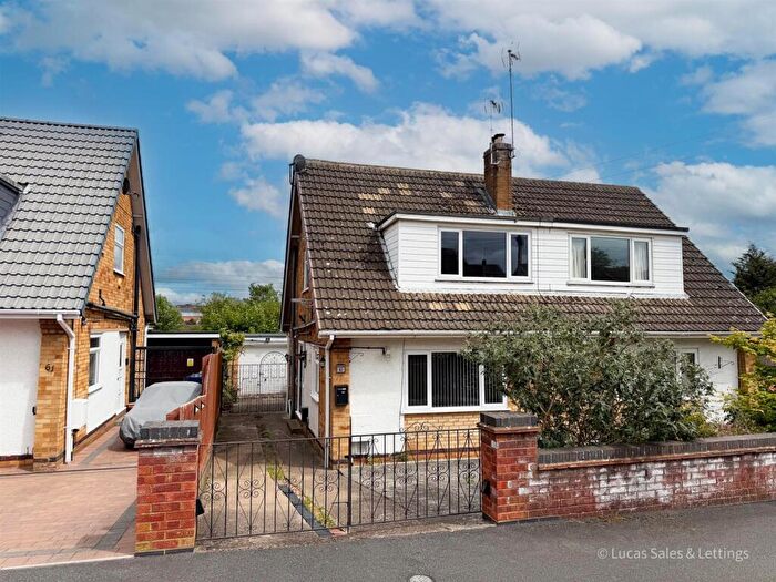 3 Bedroom Semi-Detached House For Sale In Derwent Crescent, Kettering, NN16