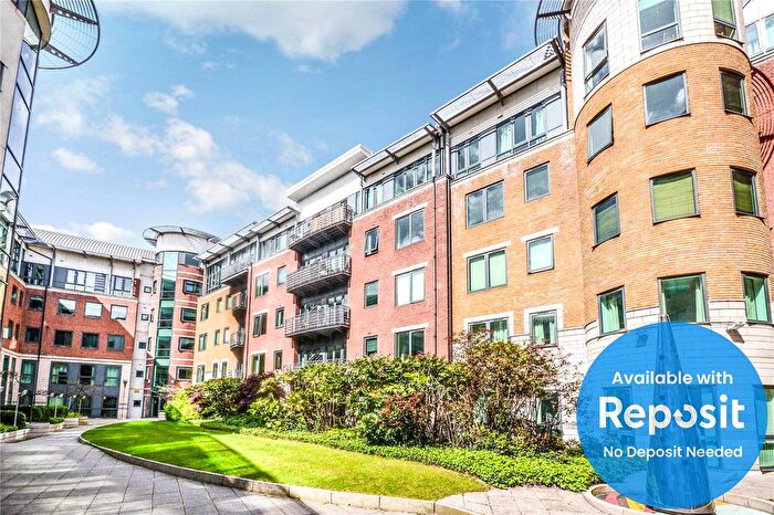 2 Bedroom Flat To Rent In City South, City Road East, Southern Gateway, Manchester, M15
