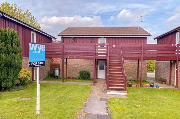 1 Bedroom Flat To Rent In Wren Road, Prestwood, HP16