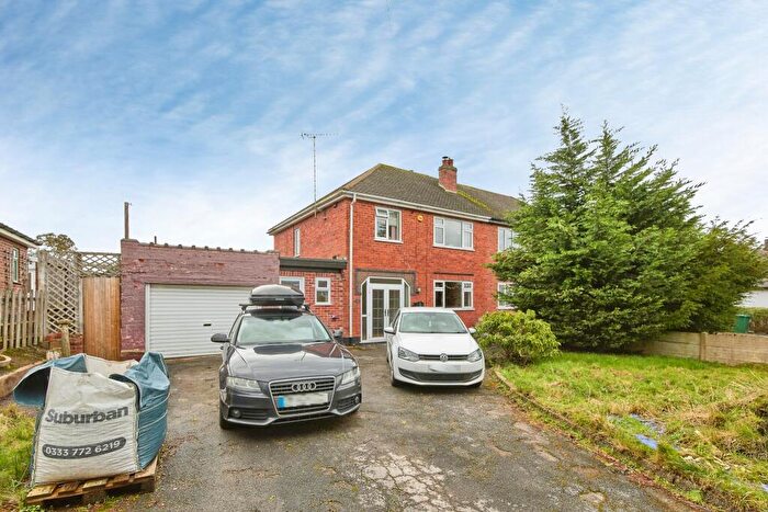 3 Bedroom Semi Detached House For Sale In Woodville Road, Swadlincote, DE11