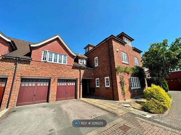 6 Bedroom Semi-Detached House To Rent In Horseshoe Drive, Gloucester, GL2
